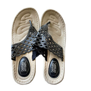 Berkley Jensen Womens Sandals 10 Black Flower Flip Flops Shoes Casual Outdoor